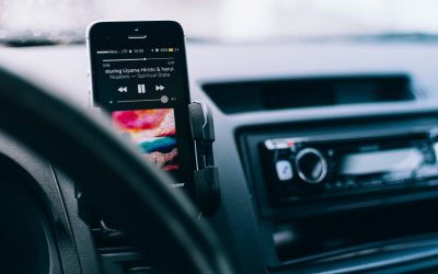 Los jóvenes valoran más tener un buen móvil que un buen coche