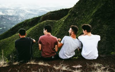 Los jóvenes se lanzan a viajar mientras  los mayores prefieren la prudencia